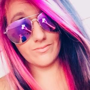 Meet your Posher, Becca